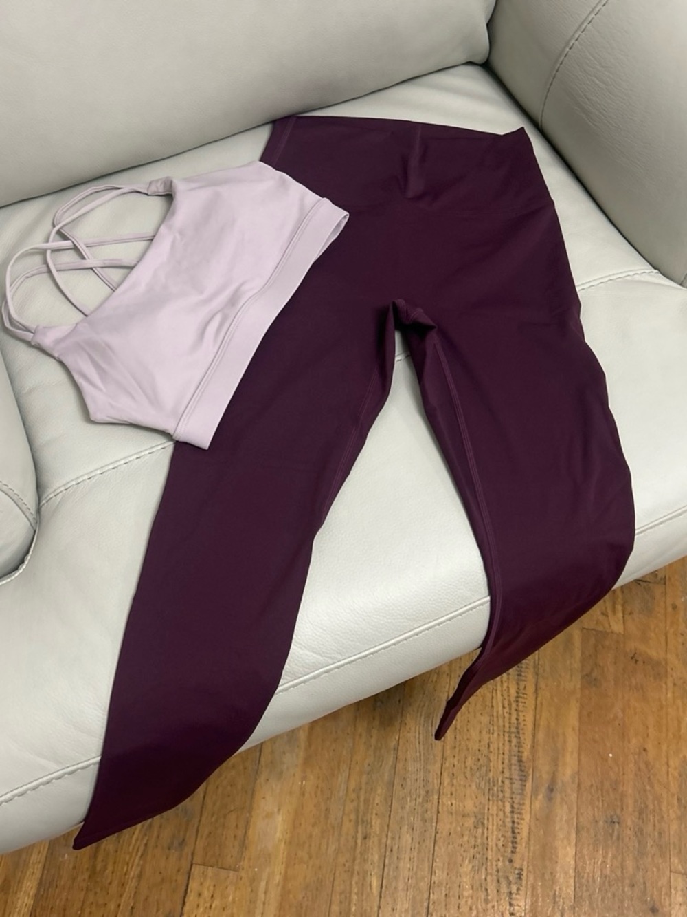 High-Rise Performance Leggings in Plum
